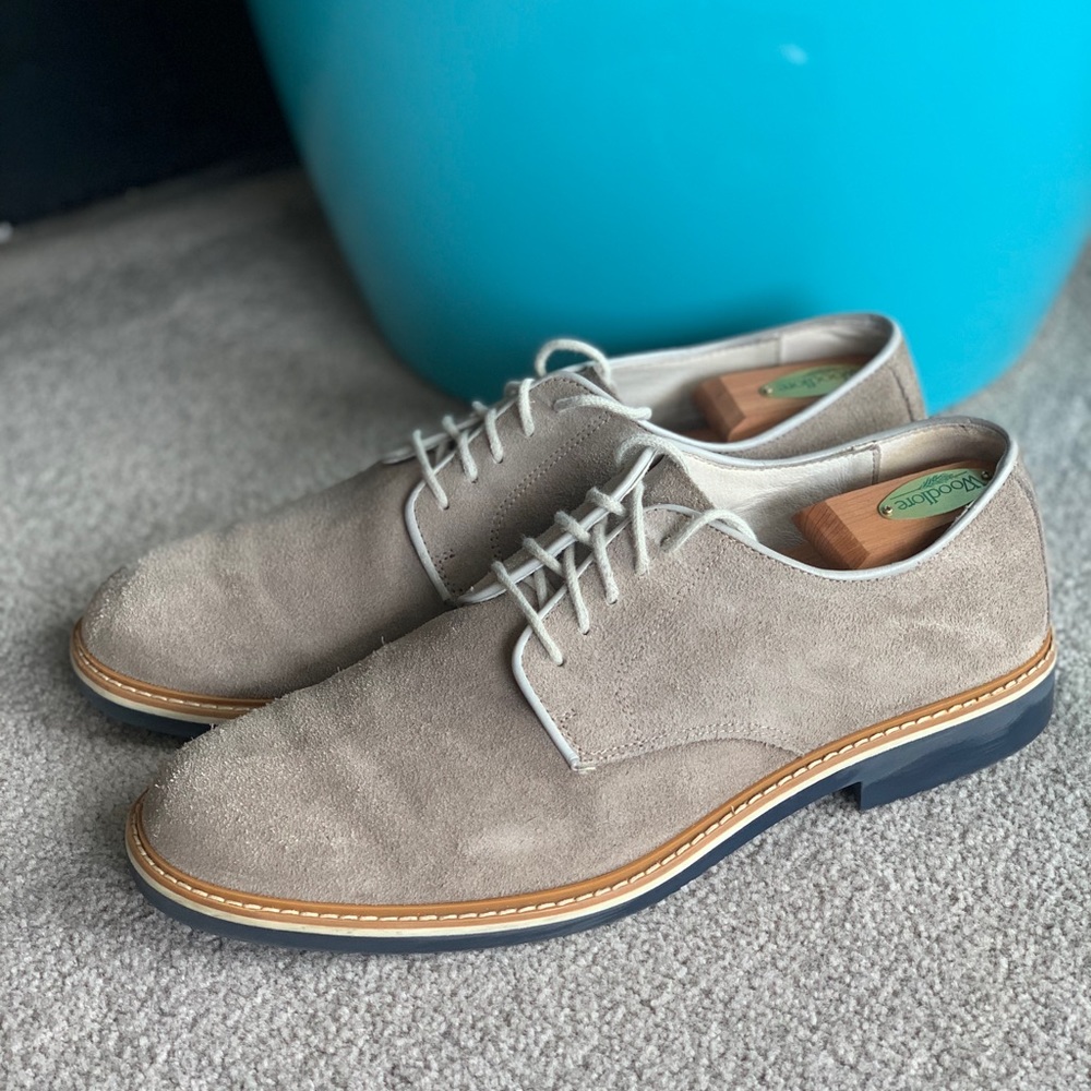1901 Gray Suede Bucks